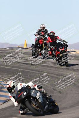 media/Dec-01-2025-Moto Forza (Mon) [[2daa91e15f]]/2-Intermediate Group/Session 2 (Turns 9 and 10)/